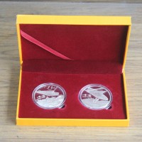 2枚纪念珍藏版银盘纪念章定制金属工艺品纪念章摆件