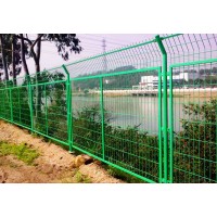 江门市政园林护栏网，高速公路菱形铁丝网隔离栅，框架护栏价格