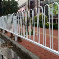 海口人行道栏杆立柱 市政栅栏出售 京式护栏现货