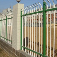 澄海政府围墙铁艺护栏批发价 陆河公园围墙锌钢护栏厂家 工厂铁栏杆