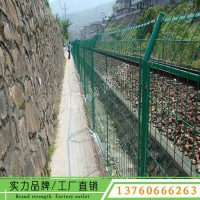 深圳铁路护栏网现货 墨绿色直片边框护栏 高铁隔离栅价格
