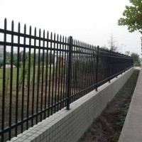 惠城养老院外墙锌钢护栏供应 金湾税务局围墙栅栏图片