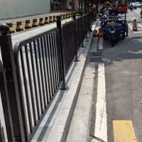 广州市政护栏安装 交通护栏价格 黑色栅栏隔离栅