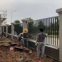 广州铁艺栏杆规格 学校围墙护栏定做 公园锌钢围栏图片